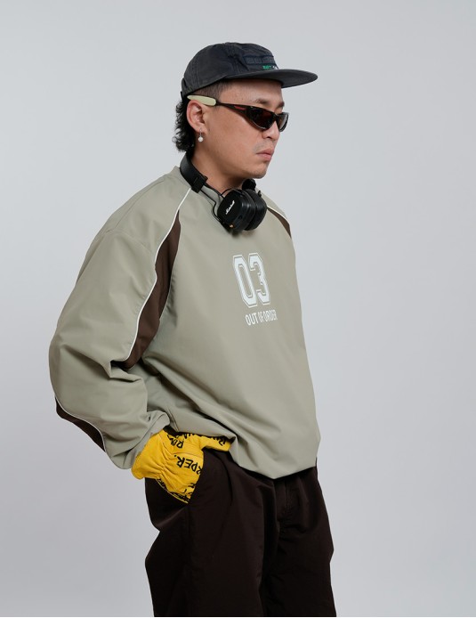 Active V-Neck Contrasing Color LS Tee
