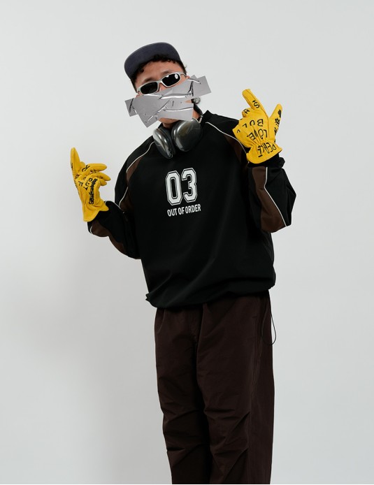 Active V-Neck Contrasing Color LS Tee